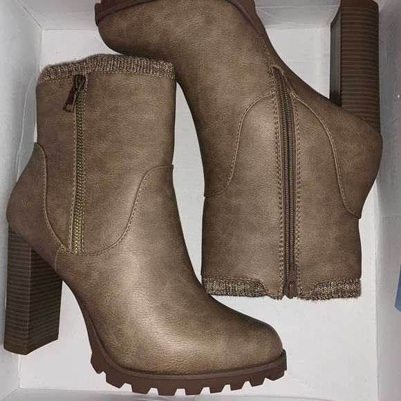 Booties - Picture 4 of 4